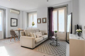 Modern and bright- 1Bd 1 Bth furnished- Sol in downtown area